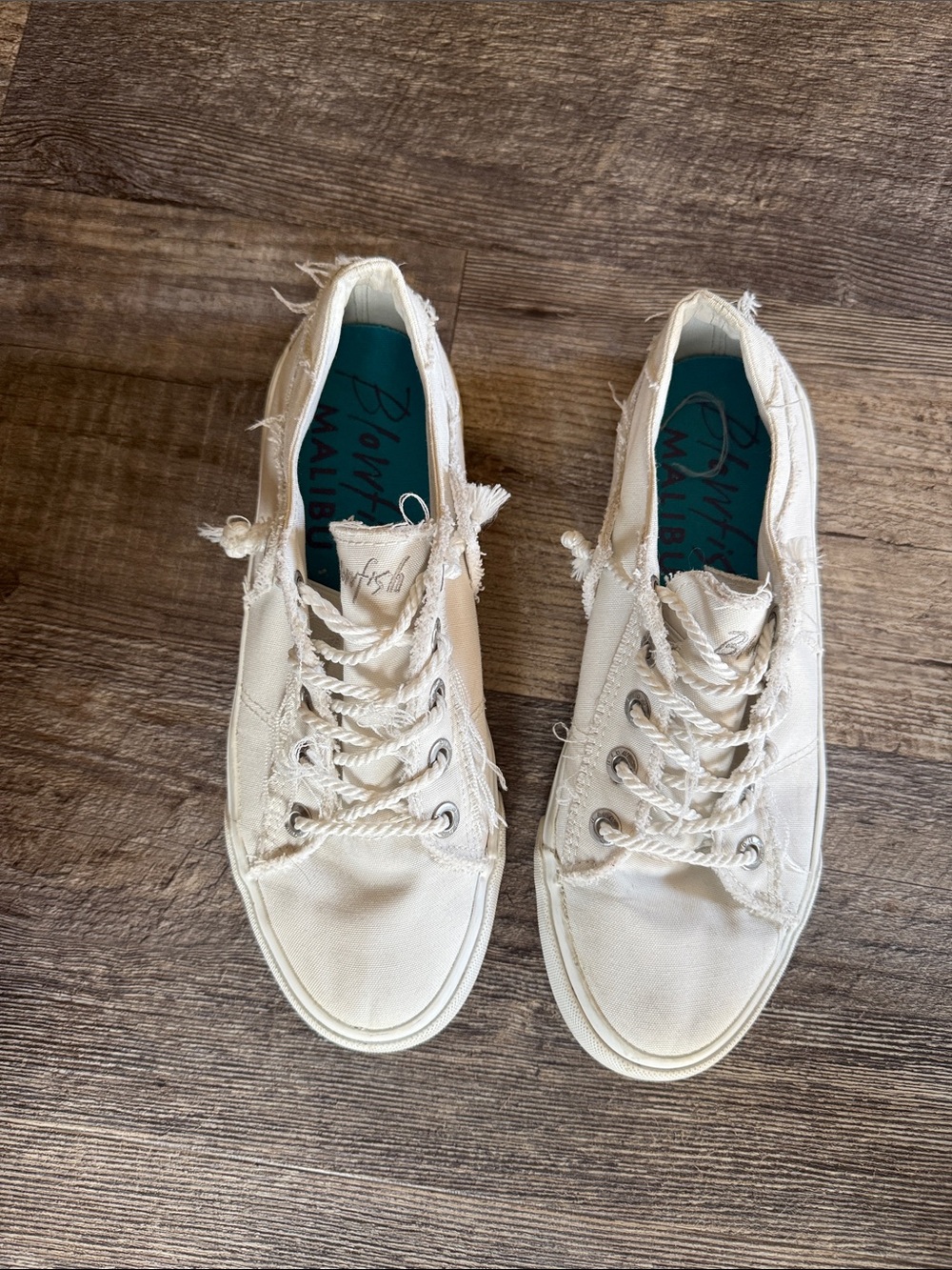 Blowfish Frayed Ivory Low-Top Sneakers